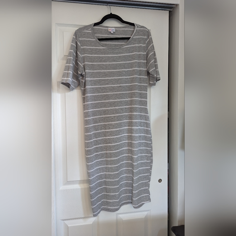 🍂 4 for $25 🍂 Gray striped Lularoe tshirt dress XL